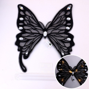 Venta al por mayor de fábrica: Adorno de <span class=keywords><strong>pastel</strong></span> de mariposa de tul con diamantes de imitación y luz LED, decoración de postres para <span class=keywords><strong>cumpleaños</strong></span> y bodas - Product Image 2
