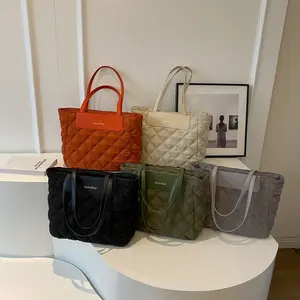 Los nuevos bolsos de moda 2024 Lady Nylon Butow bags Lady Design Monederos para mujer