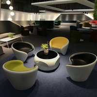 Combinaison Table et Chaises en Cuir et Acier Inoxydable pour Hôtel, Salon de Beauté, Réception d'Entreprise, Lounge - Mobile et Minimaliste