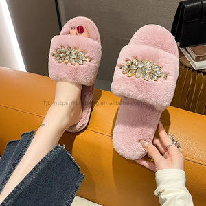 Chaussons en TPR de haute qualité pour femmes, pantoufles en fourrure, chaussons tendance, chaussons d'extérieur, chaussons chauds de haute qualité - Product Image 3