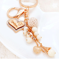 Porte-clés en bois avec perles acryliques délicates et lettre I en alliage de zinc pour la personne aimée, idéal comme cadeau pour couple