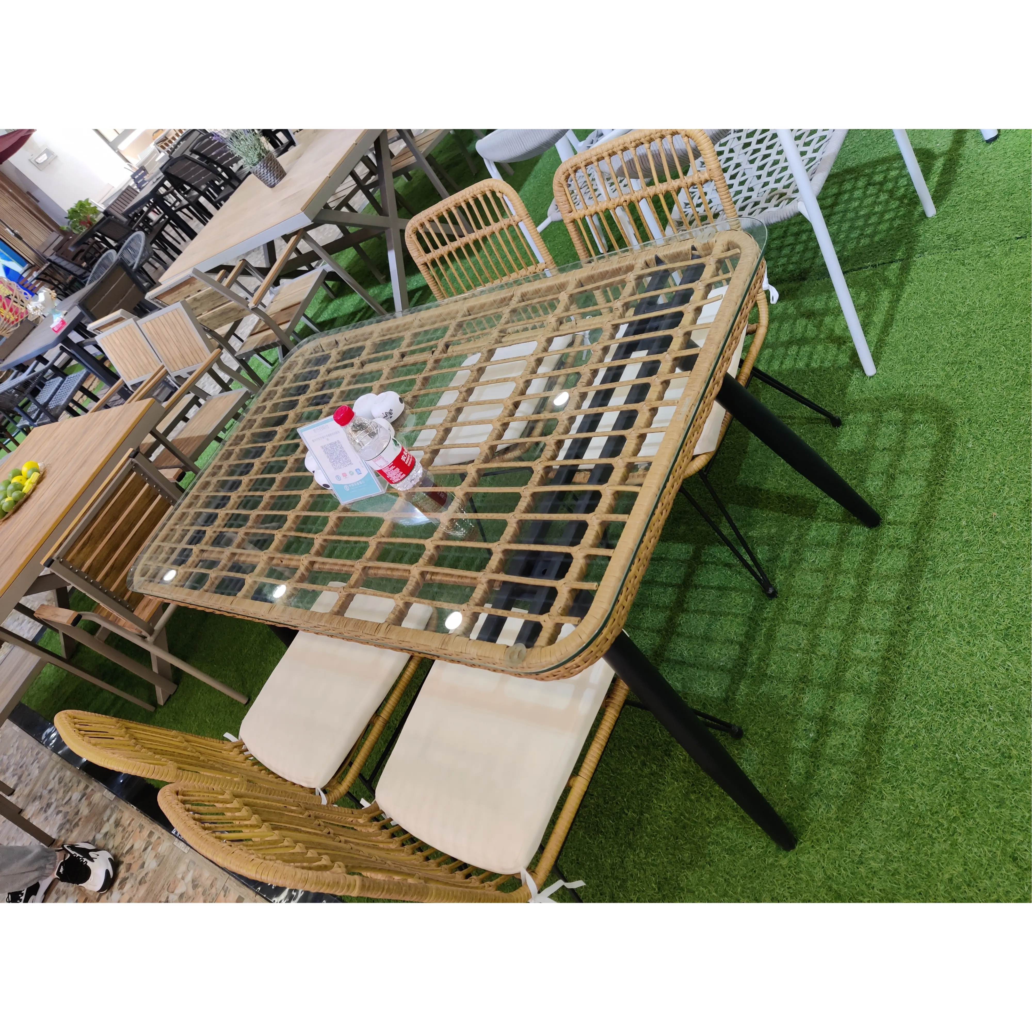 İskandinav açık rattan bahçe yemek masası mobilyası lüks dökme alüminyum bahçe veranda rattan bahçe mobilyaları setleri