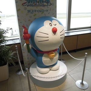 Hot bán cuộc sống kích thước tùy chỉnh sợi thủy tinh <span class=keywords><strong>doraemon</strong></span> điêu khắc cho ngoài trời cửa hàng trang trí - Product Image 6
