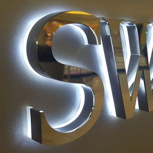 Insegna <span class=keywords><strong>LED</strong></span> Personalizzata Gratuita per <span class=keywords><strong>Aziende</strong></span>, Logo 3D, Insegna Luminosa Retroilluminata in Metallo Dorato e Acrilico - Product Image 6