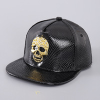 Gorra de béisbol de 6 paneles con visera plana, ajustable, con bordado a máquina de calavera, estilo Hip Hop, con placa de PU ligera y diseño de moneda, en stock