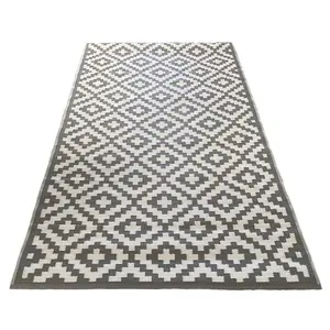 3x6 Ft su geçirmez modern alan kilim geri dönüşümlü açık havada paspaslar plastik hasır halı kapalı açık RV