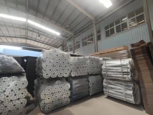 UISOLAR Pieu de fondation hélicoïdal galvanisé à chaud, vis de terre pour fondation, vis de terre solaire pour terrasses, fabrication chinoise - Product Image 1