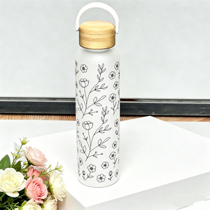 Botella de Agua de Vidrio de Borosilicato de Alta Calidad, Libre de BPA, con Diseño Personalizado, Protectora, Duradera, con Tapa de Bambú, Buenos Productos - Product Image 1