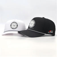 Casquette de golf OEM à 5 panneaux, couleur unie, perforée au laser, anti-UV, séchage rapide, avec logo personnalisé en patch PVC caoutchouc, style casquette de baseball sportive