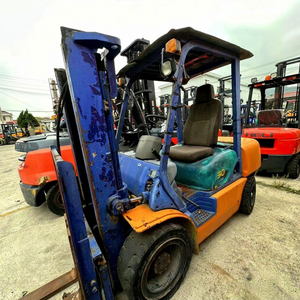 Montacargas Komatsu Usado FD30/FD50 de 3 y 5 Toneladas, Diésel, 4x4, Neumáticos Sólidos, para Terreno Accidentado, en Venta - Product Image 1