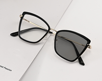 Lunettes de vue photochromiques œil de chat en métal pour femmes 2025, anti-lumière bleue, monture optique classique, haute qualité, tendance