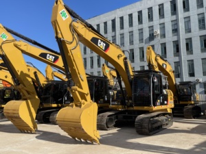 Excavatrice sur chenilles d'occasion d'origine japonaise CAT 320D2L, 20 tonnes, de taille moyenne, avec chenilles longues, prête pour l'expédition maritime. - Product Image 2