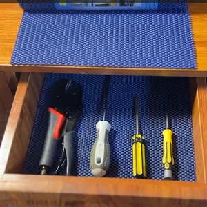 Doublure <span class=keywords><strong>de</strong></span> boîte à outils résistante aux rayures non adhésive facile à installer <span class=keywords><strong>tapis</strong></span> d'armoire protéger les armoires <span class=keywords><strong>de</strong></span> <span class=keywords><strong>cuisine</strong></span> et le tiroir <span class=keywords><strong>de</strong></span> salle <span class=keywords><strong>de</strong></span> bain <span class=keywords><strong>placard</strong></span> - Product Image 6