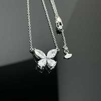 Collar con Colgante de Mariposa Hueca con Diamantes, Serie Phantom, Cadena de Bambú Elegante de Alta Gama para Mujer, Ideal para Bodas