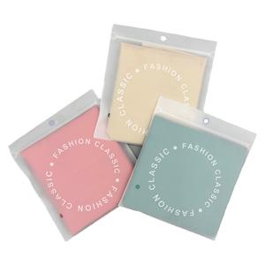 Bolsas de Plástico PE con Cierre Hermético Personalizadas de Fábrica, Embalaje a Prueba de Olores para Ropa Interior, Prendas, Calcetines y Zapatos - Product Image 3