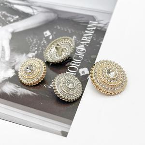 Bottoni in Metallo con Zirconi Lucidi a Forma di Fiore, Bottoni Decorativi in Lega con Strass, Argento e Oro - Product Image 3