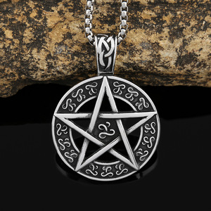 Yunnique-collar con colgante de pentagrama de acero inoxidable para hombre, accesorio de joyería con dije de estrella redonda para parejas, cadena de 60cm - Product Image 1