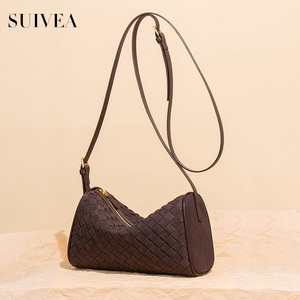 Bolso de Mano Minimalista Tejido a Mano 2026 para Mujer, Elegante y Moderno, Tipo Almohada, Textura Lujosa, Versátil, Tipo Bandolera - Product Image 3