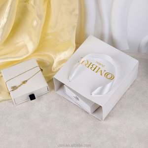 Sacs en papier personnalisés, sacs cadeaux en papier kraft blanc de luxe avec poignée en ruban pour sac de shopping avec votre propre logo - Product Image 3