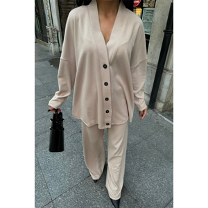 ชุดเสื้อสเวตเตอร์และกางเกงขายาวสำหรับผู้หญิง TRKO HIRKA สีเบจสุดหรู - Product Image 3