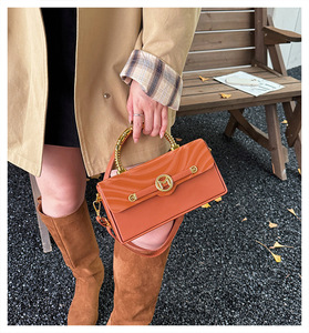 Sac à main pour femme en forme de boîte Sac fourre-tout à coque rigide Sac carré à la mode Flip-Top Nouveau style Sac à bandoulière de luxe pour femme - Product Image 5