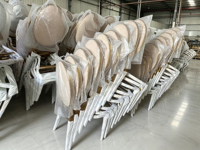 Chaises de banquet empilables portables en acier inoxydable durables pour villas, mariages, hôtels, événements et services de traiteur (vente en gros)