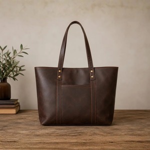 Bolso de Mano de Cuero para Mujer de Alta Calidad, Diseño Artesanal y Estilo Moderno y Elegante, Disponible a un Precio Accesible - Product Image 1