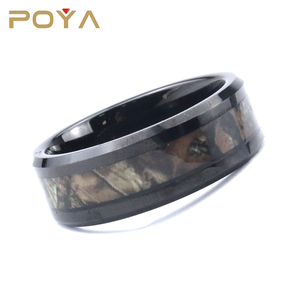 Eya — bague en tungstène noire, Camouflage à bord biseautés, 8mm - Product Image 4