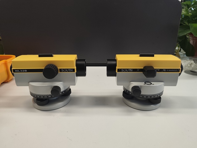 High Accuracy South NL-32B Auto Level Dumpy Level 32X Surveying Equipment