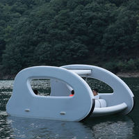Bateau Maison Flottant Gonflable Drop Stitch pour 4-6 Personnes, Catamaran Gonflable, Cabine Flottante, Idéal pour Lac, Resort, Loisirs Aquatiques, Vente en Gros