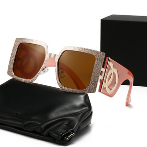 2024 nuovi occhiali da sole personalizzati di alta qualità da passerella in chiaro UV400 Unisex nero bianco rosa montature in metallo acetato - Product Image 1