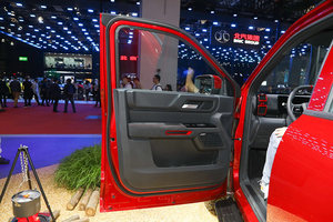 Camioneta Pickup Todoterreno JMC Grand Avenue Versión Dadao 2024, 4 Puertas, 5 Asientos, Gasolina 2.3T, 4WD, Edición Unbounded, Turbo, Volante a la Izquierda - Product Image 3