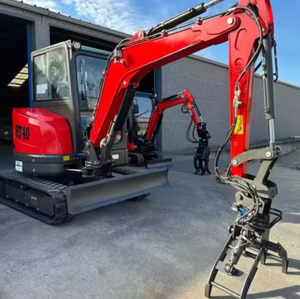 Mini Escavadora para Construção Compacta, Flexível e Adequada para Espaços Estreitos - Product Image 1