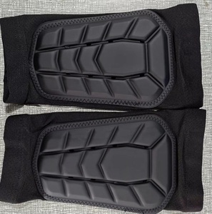 Parastinchi in PU con Maniche per Ragazze, Adulti, Uomini e Donne, Parastinchi Personalizzati per Calcio con Maniche a Compressione e Imbottitura a Nido d'Ape - Product Image 4