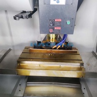 Vmc550 Chine prix usine 3 axes 4 axes vertical cnc métal taille moyenne fraiseuse