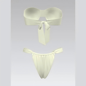 Conjunto de bikini moderno con fruncido frontal, estilo bandeau, con lazo en la espalda y braguita tipo tanga que realza la figura, ideal para la playa y la piscina. - Product Image 2