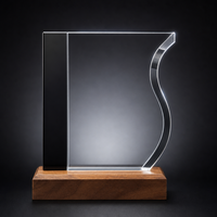 Trophée personnalisé en cristal avec base en bois de noyer massif et plaque en verre gravée pour la reconnaissance d'entreprise et la reconnaissance des employés