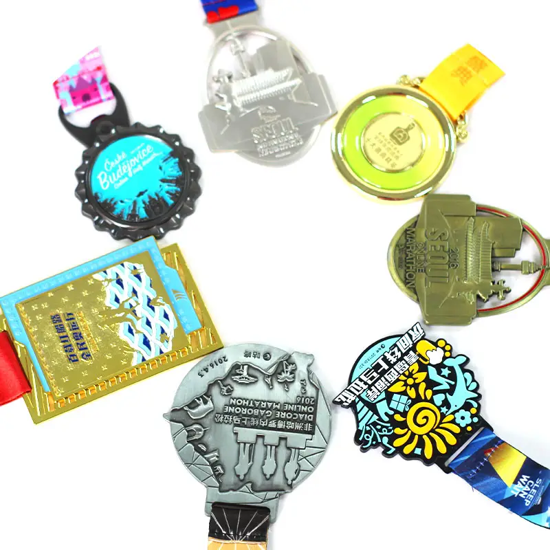 Profesional barato diseñe su propio trofeo de medalla deportiva de Metal personalizado en blanco de aleación de Zinc 3D Gold Award Marathon Running