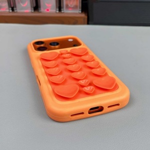 Coque de téléphone en silicone 3D antigravité avec ventouse pratique en forme de cœur pour iPhone 17 Air 16 Pro Max 15 14, avec dos en caoutchouc - Product Image 4