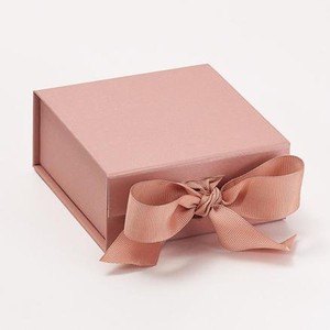 Inmeisen Custom Logo Paper Packaging Box Magnetic Closure Gift Box With Ribbon