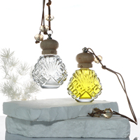 Flacon en verre transparent de 10 ml et 15 ml au design créatif pour désodorisant de voiture, avec cordelette de suspension et couvercle en bois