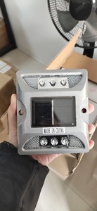 Marqueurs oculaires LED solaires à succès avec réflecteurs routiers en plastique - Product Image 3