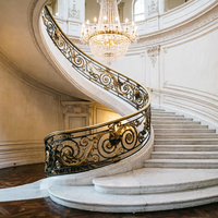 Escalier suspendu personnalisé en verre et acier pour projets architecturaux contemporains