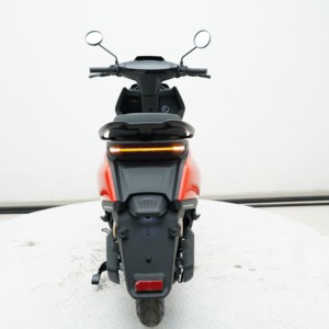 Scooter eléctrico Silent Revolution 72v con neumáticos todoterreno Knobby <span class=keywords><strong>para</strong></span> <span class=keywords><strong>entrenamiento</strong></span> juvenil - Product Image 5