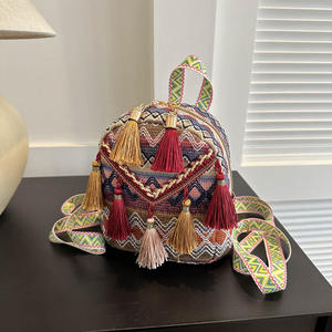<span class=keywords><strong>Sac</strong></span> à dos de style ethnique pour femmes avec broderie à pompons et doublure en polyester <span class=keywords><strong>Sac</strong></span> de voyage portable - Product Image 2