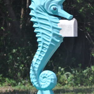 Superbe sculpture de cheval de mer en fibre de verre pour jardin et parc, idéale pour la décoration extérieure - Product Image 3