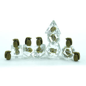 Juego de dados DND de 7 piezas personalizado, juego de dados D & D de material de resina con forma de arma de <span class=keywords><strong>granada</strong></span> de mano poliédrica - Product Image 6