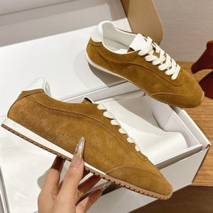 โลโก้ดั้งเดิม ดีไซน์อิตาลีแท้ รองเท้าโลฟเฟอร์แบบสวมลำลองหนังแท้สำหรับผู้หญิง A*O มีไซส์สำหรับทั้งผู้ชายและผู้หญิง - Product Image 5