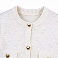 Cardigan en tricot court pour femme, élégant, de haute qualité, orné de strass creux en forme de diamant, col rond, bouton cœur doré