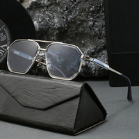 Lunettes de soleil carrées pour hommes 2026 de haute qualité avec verres dégradés uniques, monture métallique double pont, verres PC colorés, idéales pour la conduite